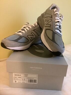 New Balance M990GL5 Men’s Gray and White Sneakers 11.5D Brand New!
